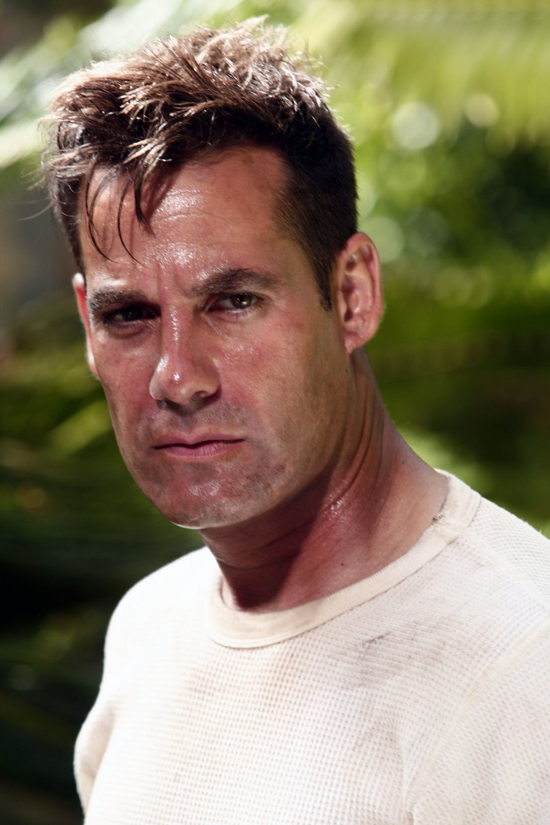 Illustration for article titled Spoilery Pics From Lost, Heroes, Terminator And Smallville